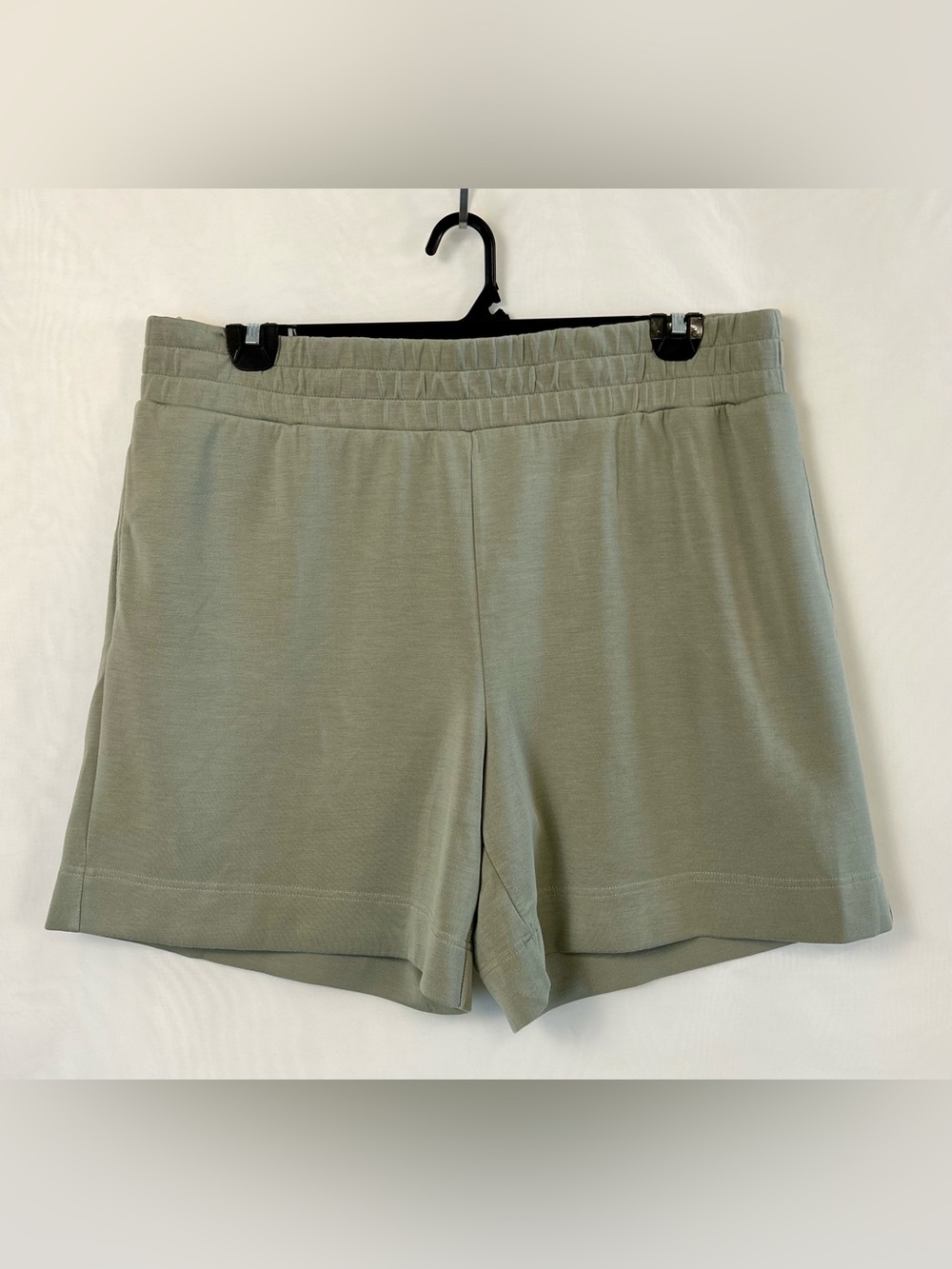 New Belle By Kim Gravel Womens Scubaluxe Wide Hem Knit 7" Shorts / 1X